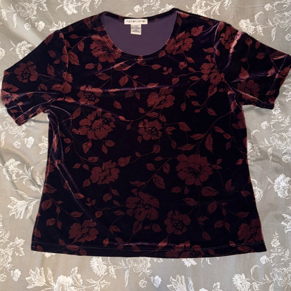 Notations Floral Velvet Top 90s Style